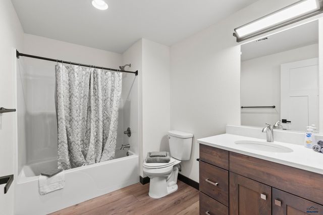 6420 ANDERSON RD, Summerset, SD 57718