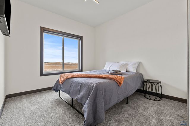 6420 ANDERSON RD, Summerset, SD 57718