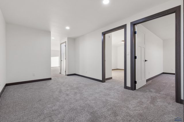6420 ANDERSON RD, Summerset, SD 57718