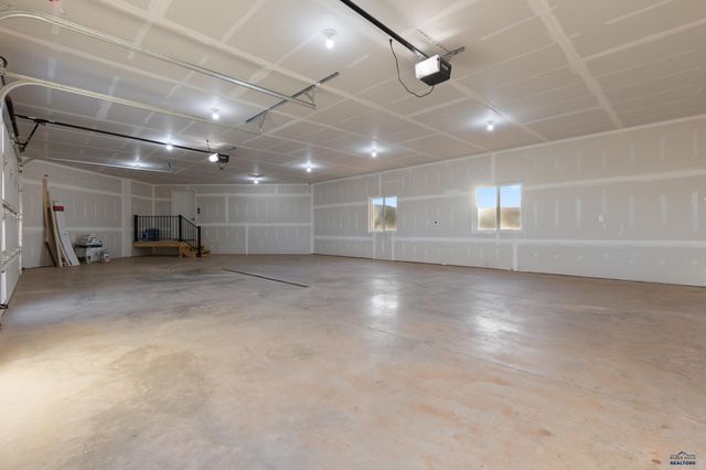 6420 ANDERSON RD, Summerset, SD 57718