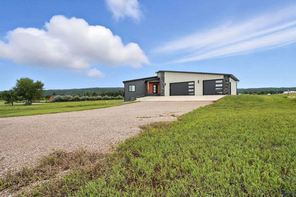 6420 ANDERSON RD, Summerset, SD 57718