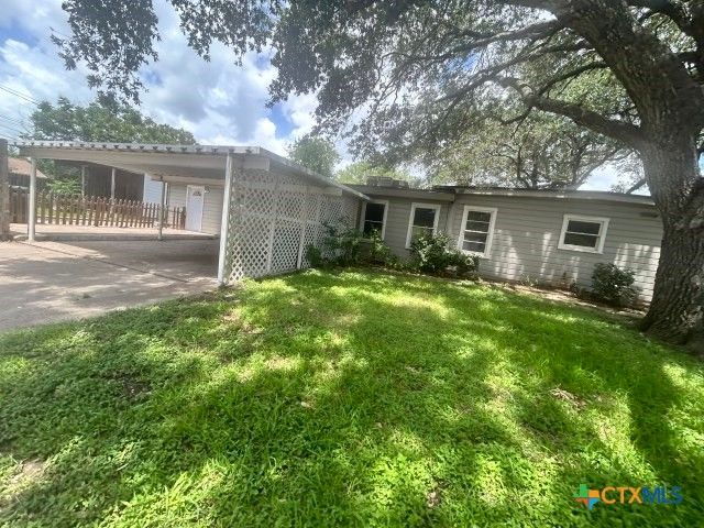 702 E Mesquite Lane, Victoria, TX 77901