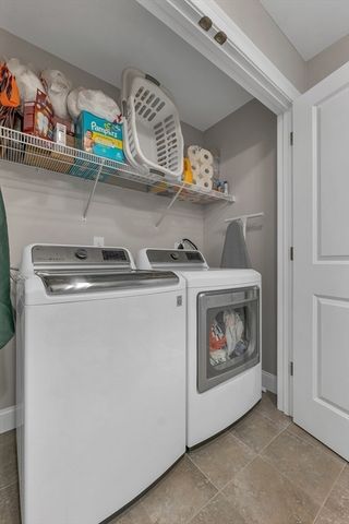 158 Standish Ln, Hudson, NH 03051