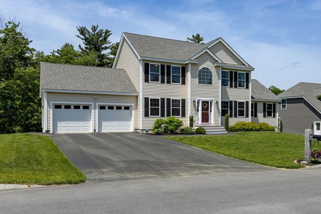 158 Standish Ln, Hudson, NH 03051