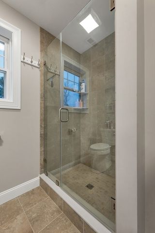 158 Standish Ln, Hudson, NH 03051