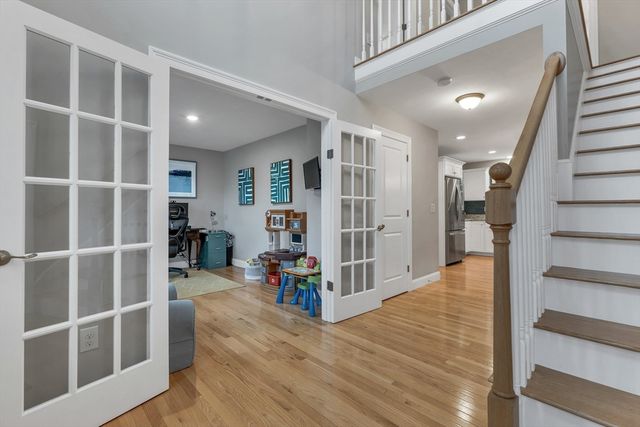 158 Standish Ln, Hudson, NH 03051