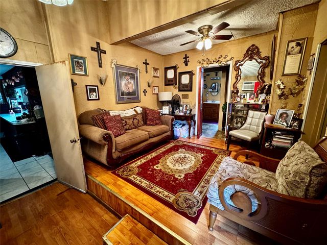 2375 Brickyard Road, Beaumont, TX 77703