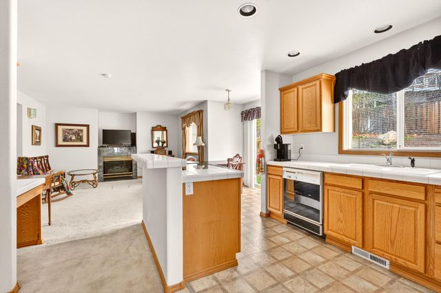 3059 SW 36th Street, Redmond, OR 97756