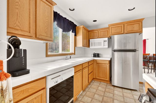 3059 SW 36th Street, Redmond, OR 97756