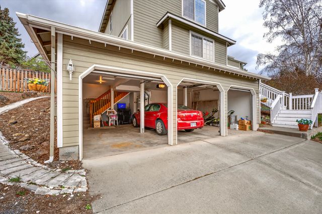 3059 SW 36th Street, Redmond, OR 97756