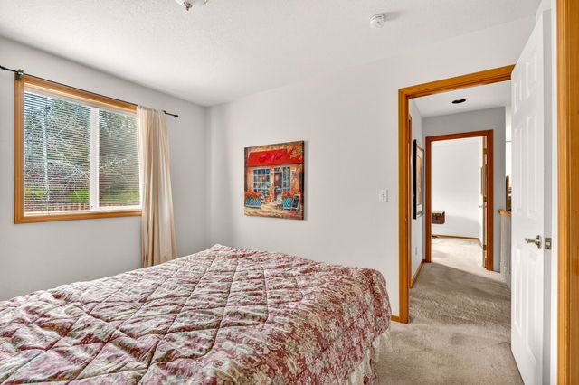 3059 SW 36th Street, Redmond, OR 97756