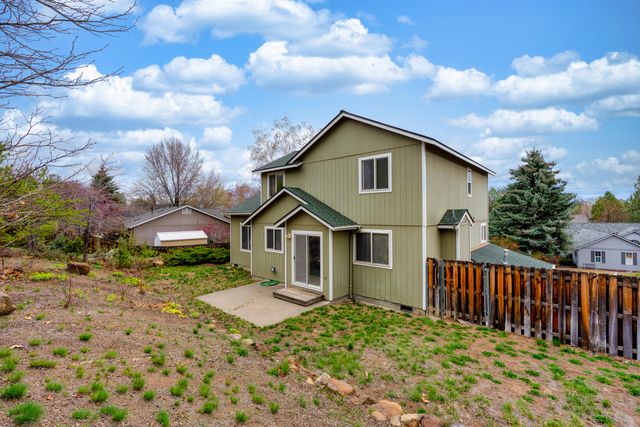 3059 SW 36th Street, Redmond, OR 97756