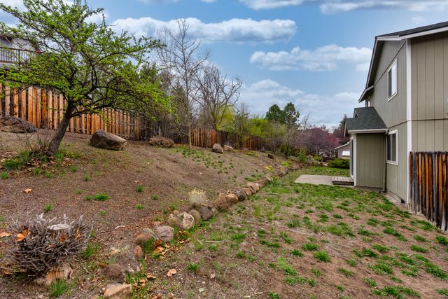 3059 SW 36th Street, Redmond, OR 97756