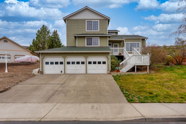 3059 SW 36th Street, Redmond, OR 97756