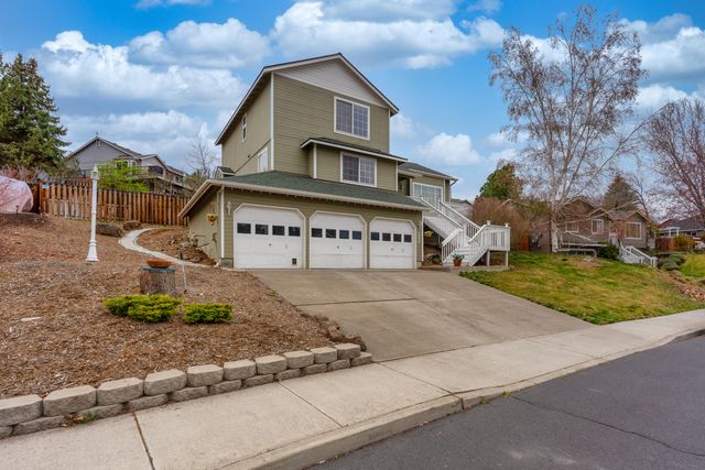 3059 SW 36th Street, Redmond, OR 97756