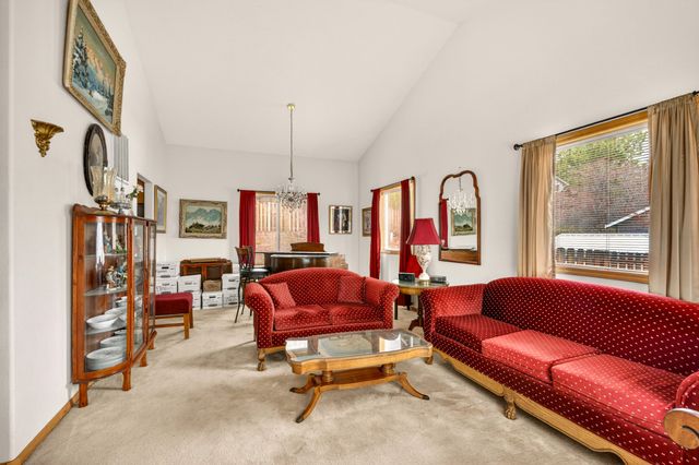 3059 SW 36th Street, Redmond, OR 97756