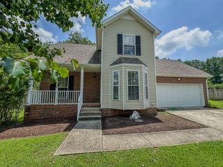 2668 Holly Rock Dr, Clarksville, TN 37040