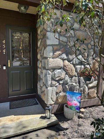 454 Swanson Crescent 454, Milford, CT 06461