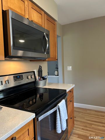 454 Swanson Crescent 454, Milford, CT 06461