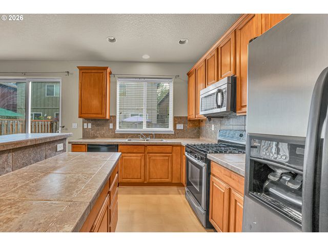 4642 Se OLIVEWOOD St, Hillsboro, OR 97123