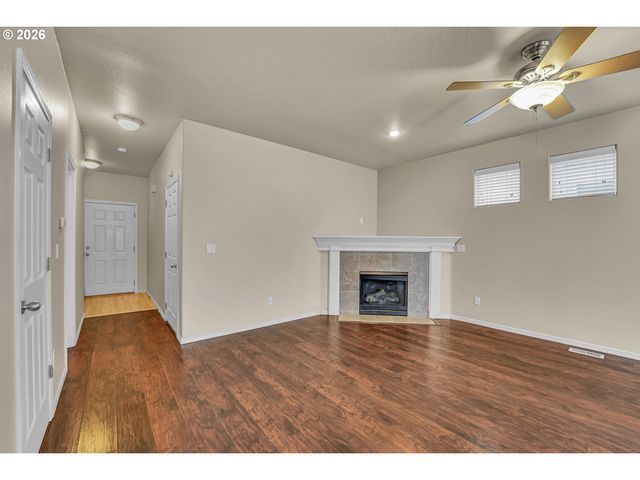 4642 Se OLIVEWOOD St, Hillsboro, OR 97123