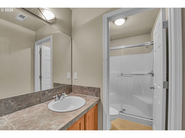 4642 Se OLIVEWOOD St, Hillsboro, OR 97123