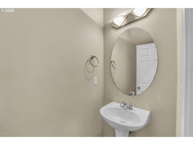 4642 Se OLIVEWOOD St, Hillsboro, OR 97123