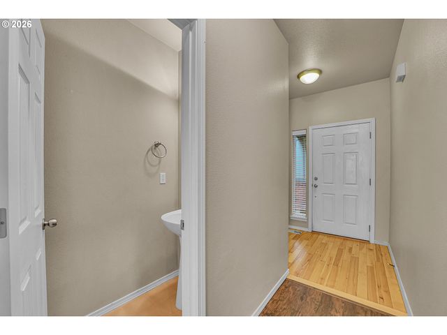 4642 Se OLIVEWOOD St, Hillsboro, OR 97123
