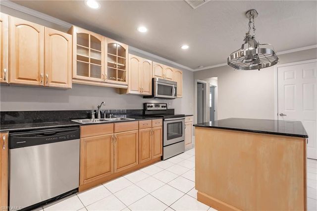 2516 SE 22nd AVE, Cape Coral, FL 33904