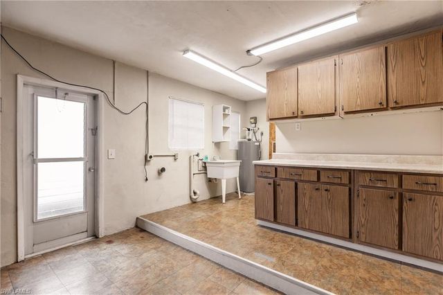 2516 SE 22nd AVE, Cape Coral, FL 33904