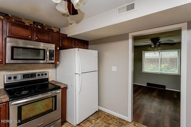 5435 Douglas Road, Toledo, OH 43613