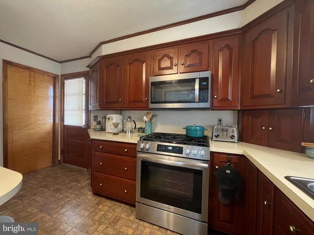 803 CAROL CIR, New Cumberland, PA 17070