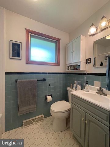 803 CAROL CIR, New Cumberland, PA 17070