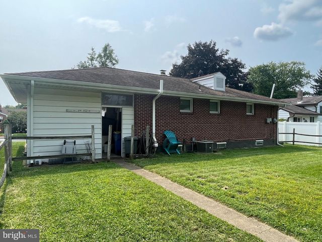 803 CAROL CIR, New Cumberland, PA 17070