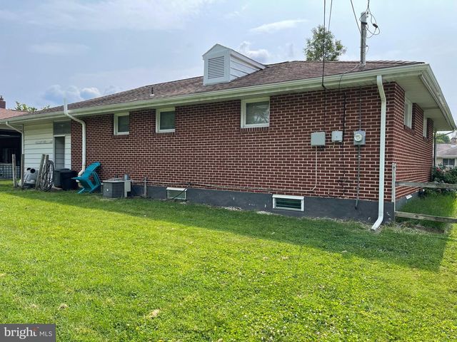 803 CAROL CIR, New Cumberland, PA 17070