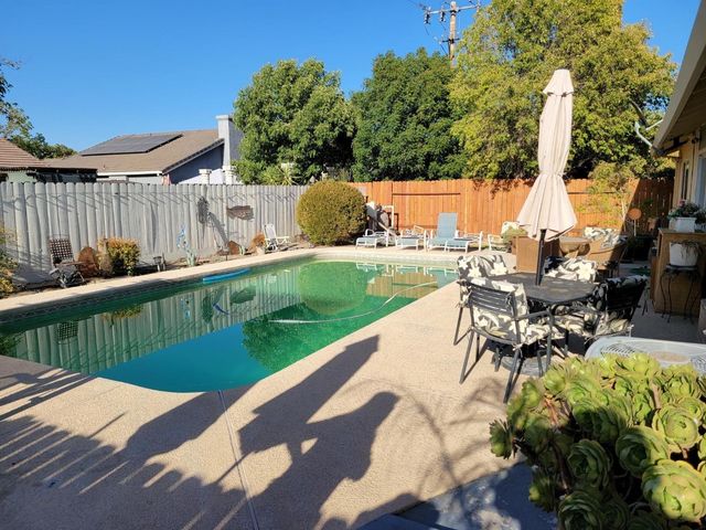 1406 Quail St, Los Banos, CA 93635