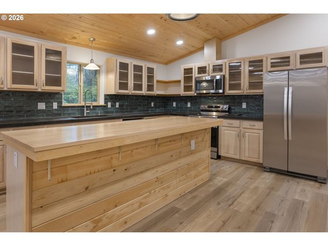 45721 HIGHWAY 101, Langlois, OR 97450