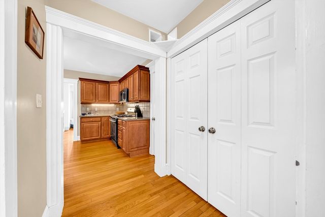 32 Eddy St. 1, Waltham, MA 02451