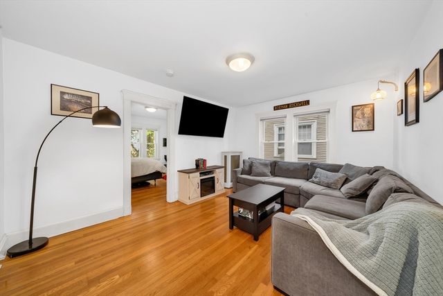 32 Eddy St. 1, Waltham, MA 02451