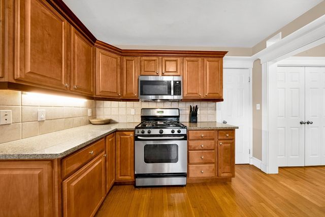 32 Eddy St. 1, Waltham, MA 02451