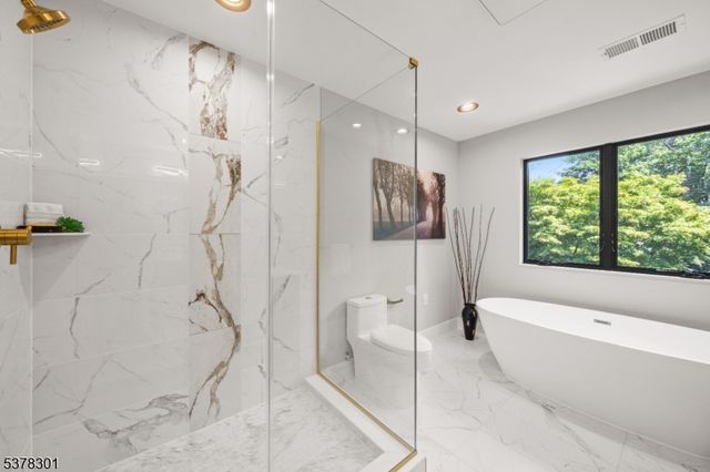 61 Pomona Ave, Fair Lawn Boro, NJ 07410