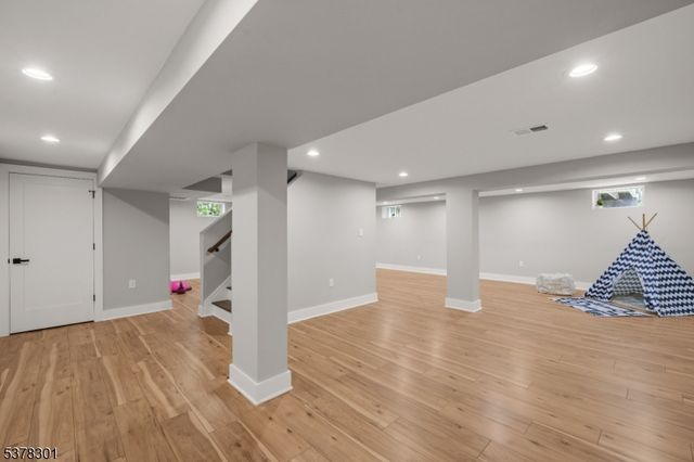 61 Pomona Ave, Fair Lawn Boro, NJ 07410