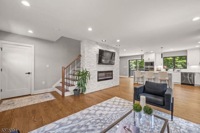 61 Pomona Ave, Fair Lawn Boro, NJ 07410