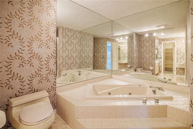 6 Masters Cove, Pittsford, NY 14534