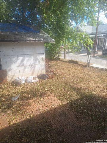526 Muncey, San Antonio, TX 78202