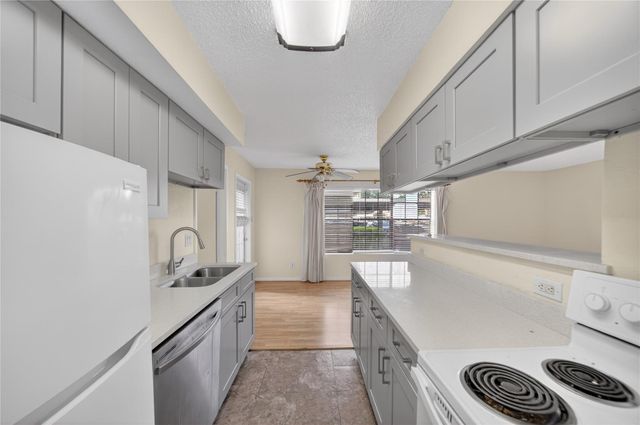 2750 Holly Hall Street 1706, Houston, TX 77054