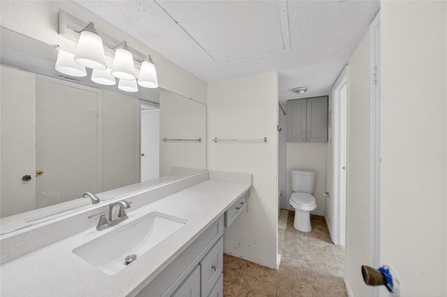 2750 Holly Hall Street 1706, Houston, TX 77054
