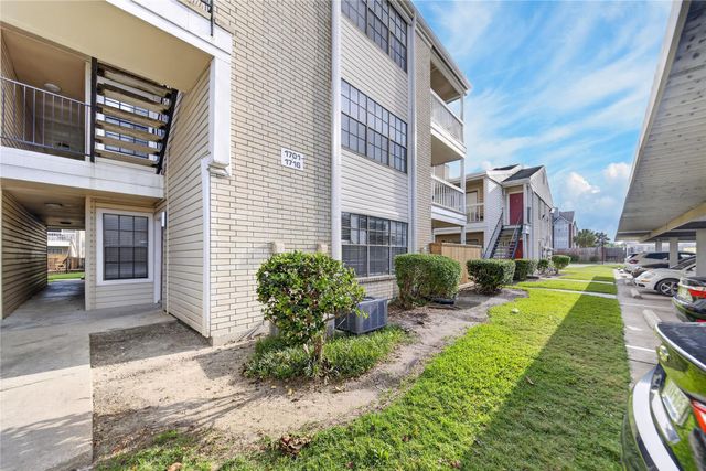 2750 Holly Hall Street 1706, Houston, TX 77054