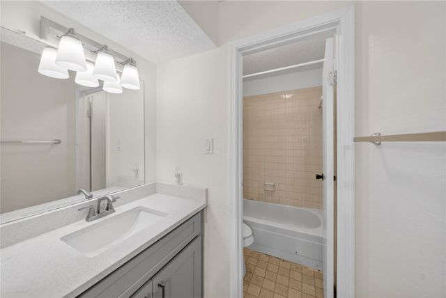 2750 Holly Hall Street 1706, Houston, TX 77054