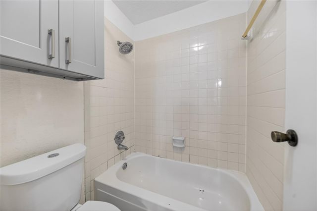 2750 Holly Hall Street 1706, Houston, TX 77054